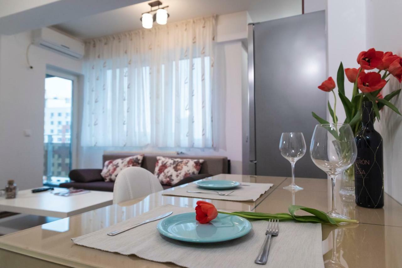 Axis Apartments Yaş Dış mekan fotoğraf