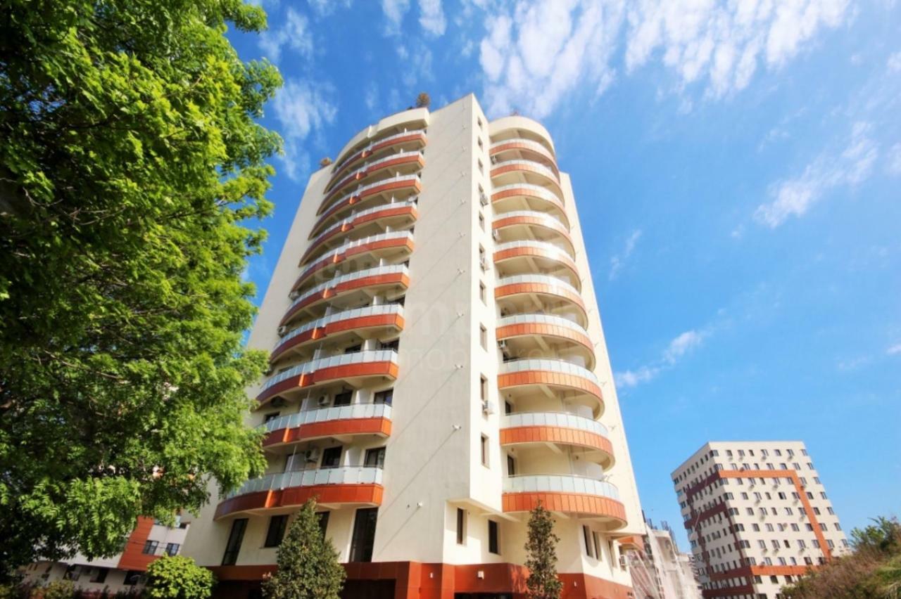 Axis Apartments Yaş Dış mekan fotoğraf